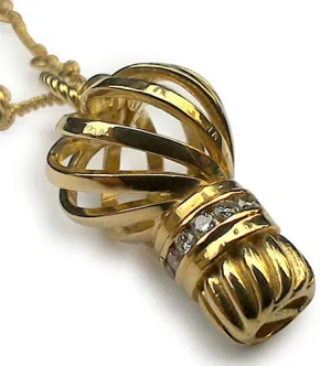 18 Karat Gold Diamond Swirl Pendant