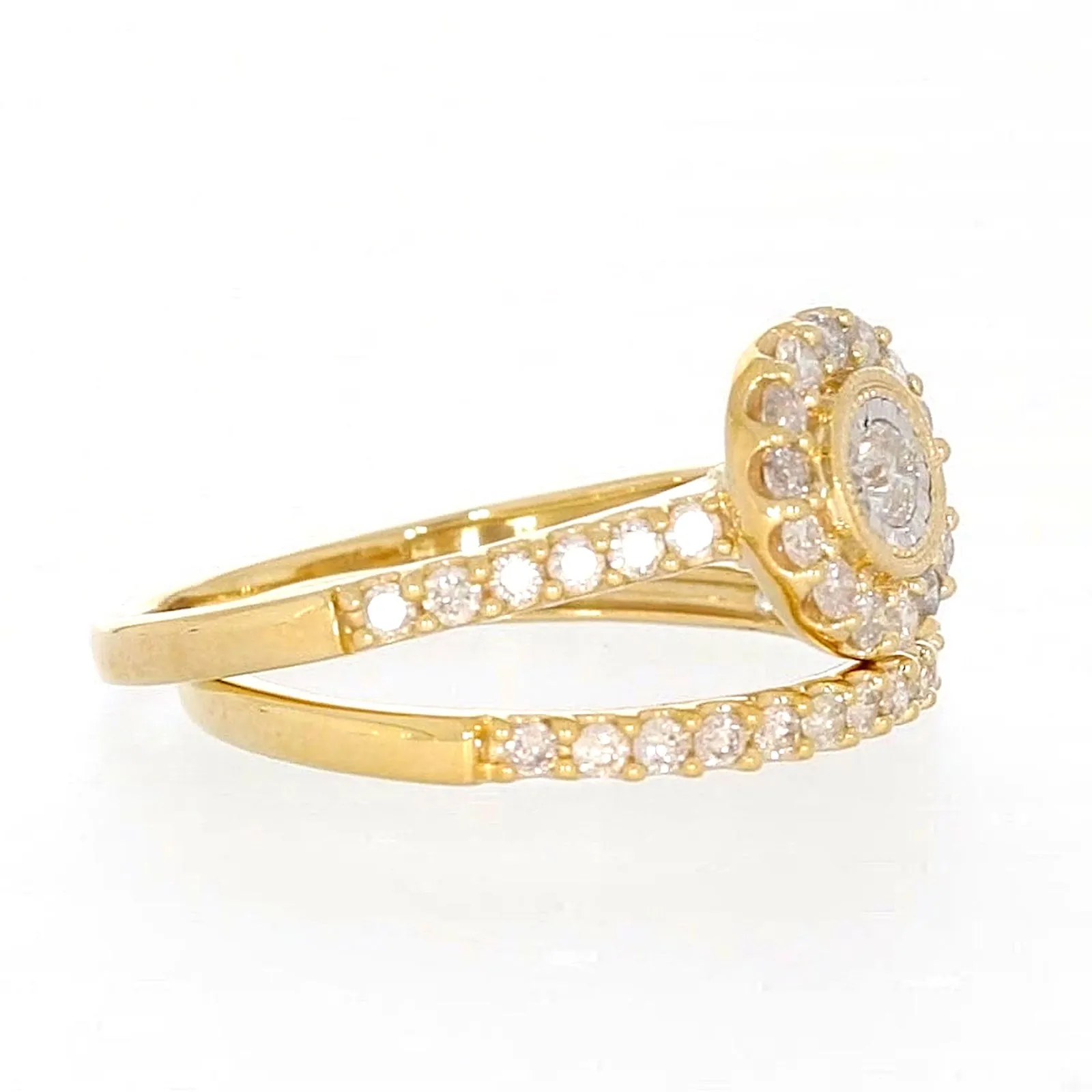 9ct Yellow Gold Round Brilliant Cut with 3/4 CARAT tw of Diamonds Ring