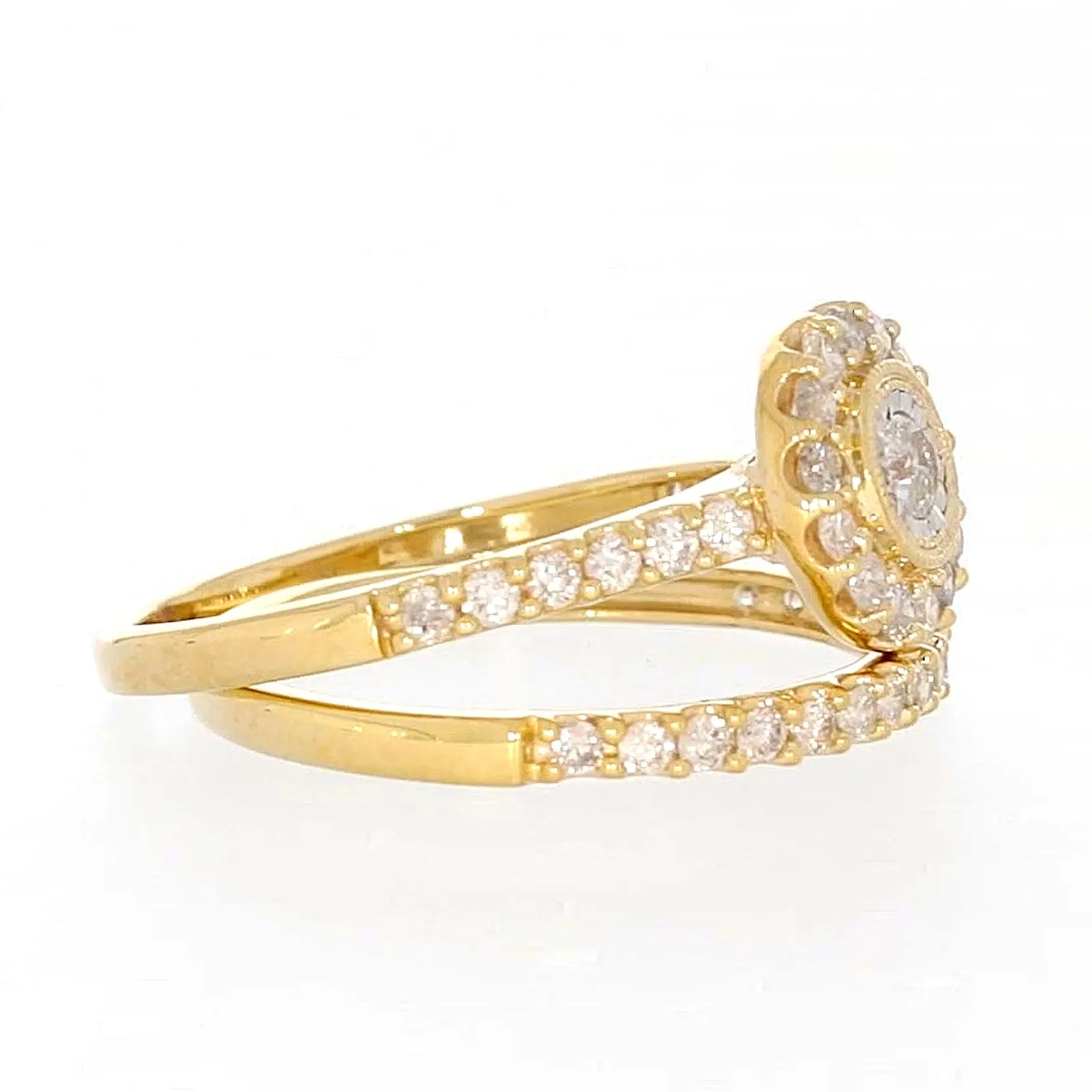 9ct Yellow Gold Round Brilliant Cut with 3/4 CARAT tw of Diamonds Ring