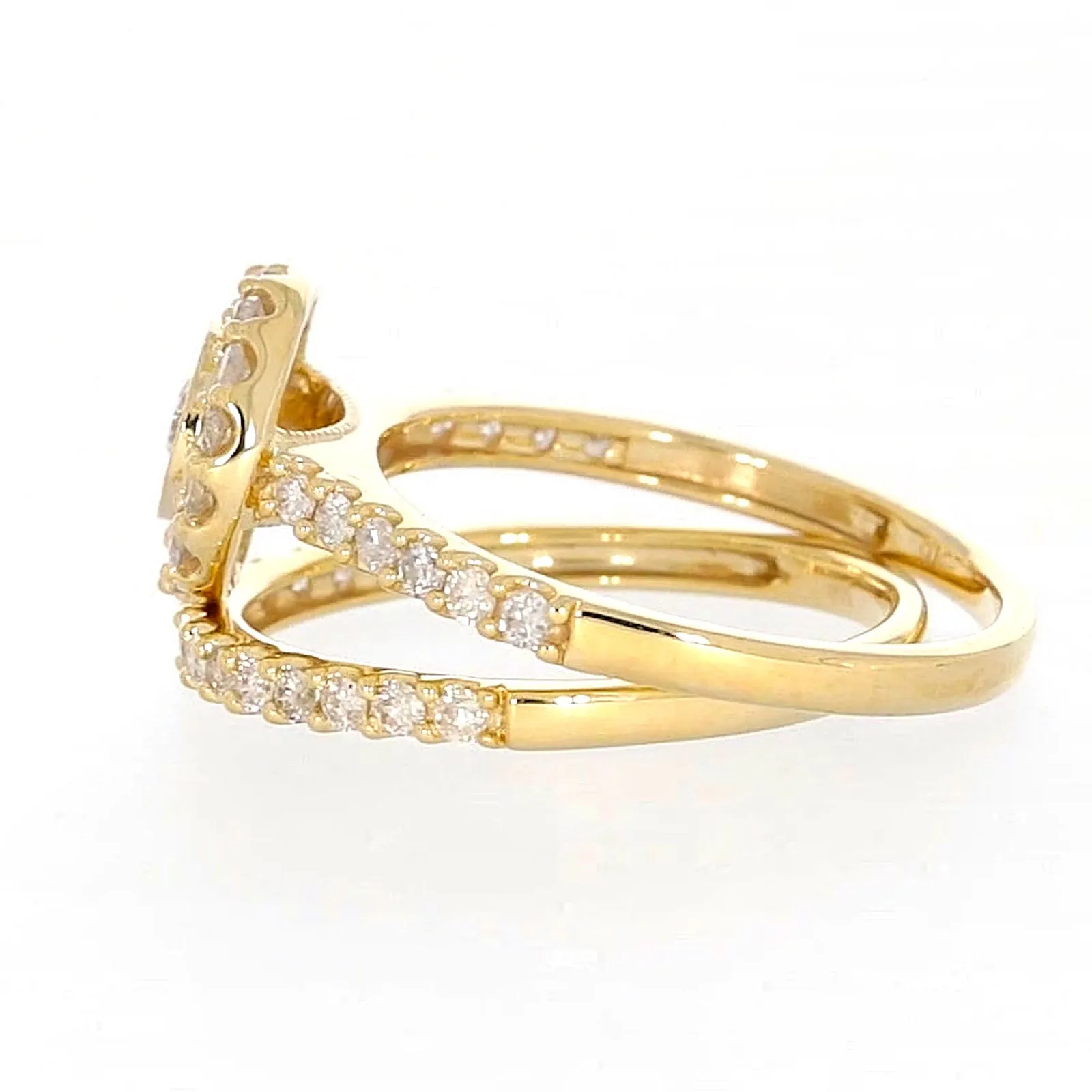 9ct Yellow Gold Round Brilliant Cut with 3/4 CARAT tw of Diamonds Ring