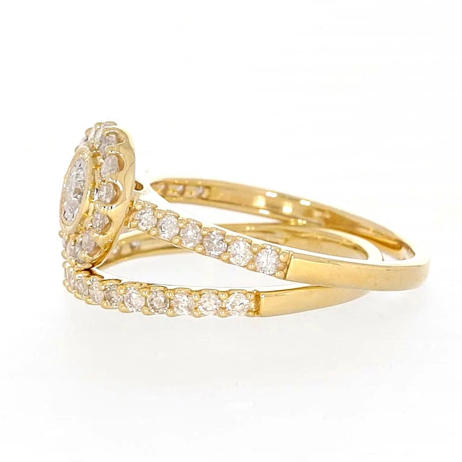 9ct Yellow Gold Round Brilliant Cut with 3/4 CARAT tw of Diamonds Ring