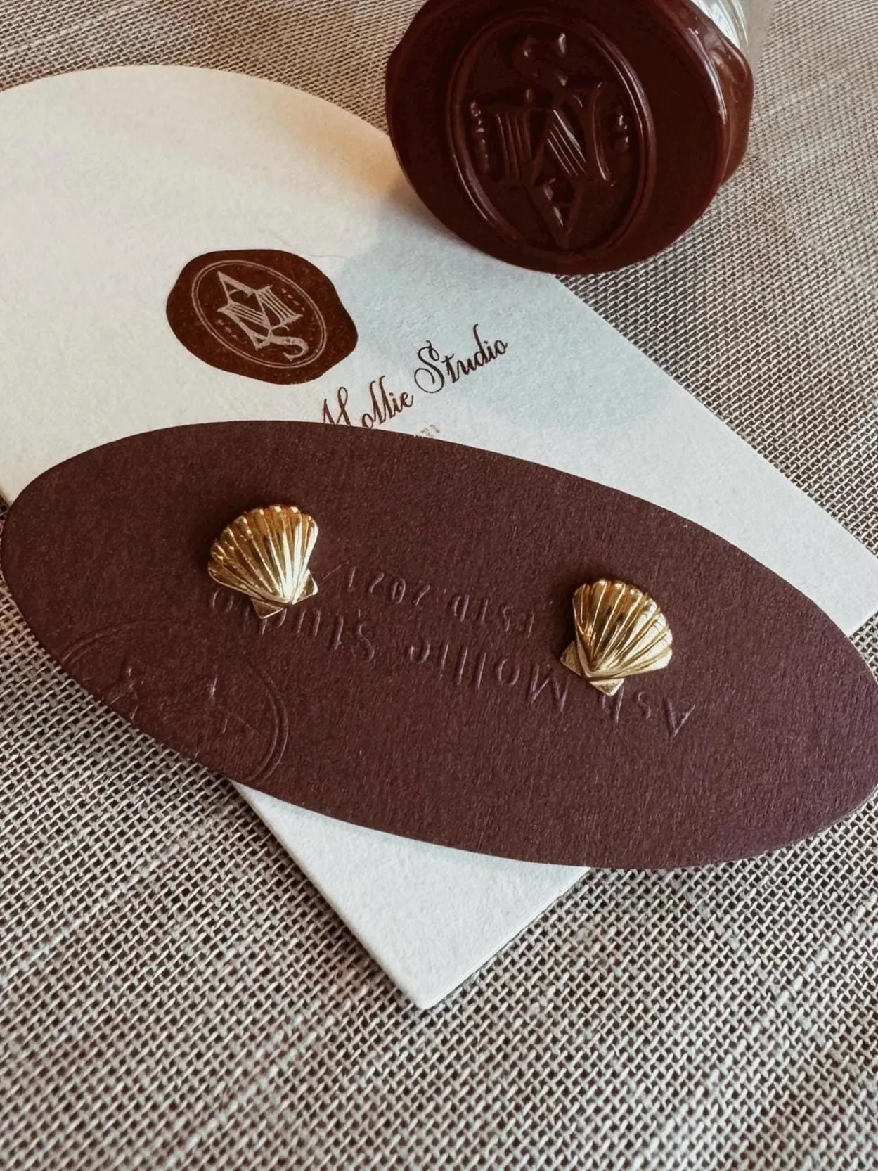 AINE Sea Shell Mini Earring Studs