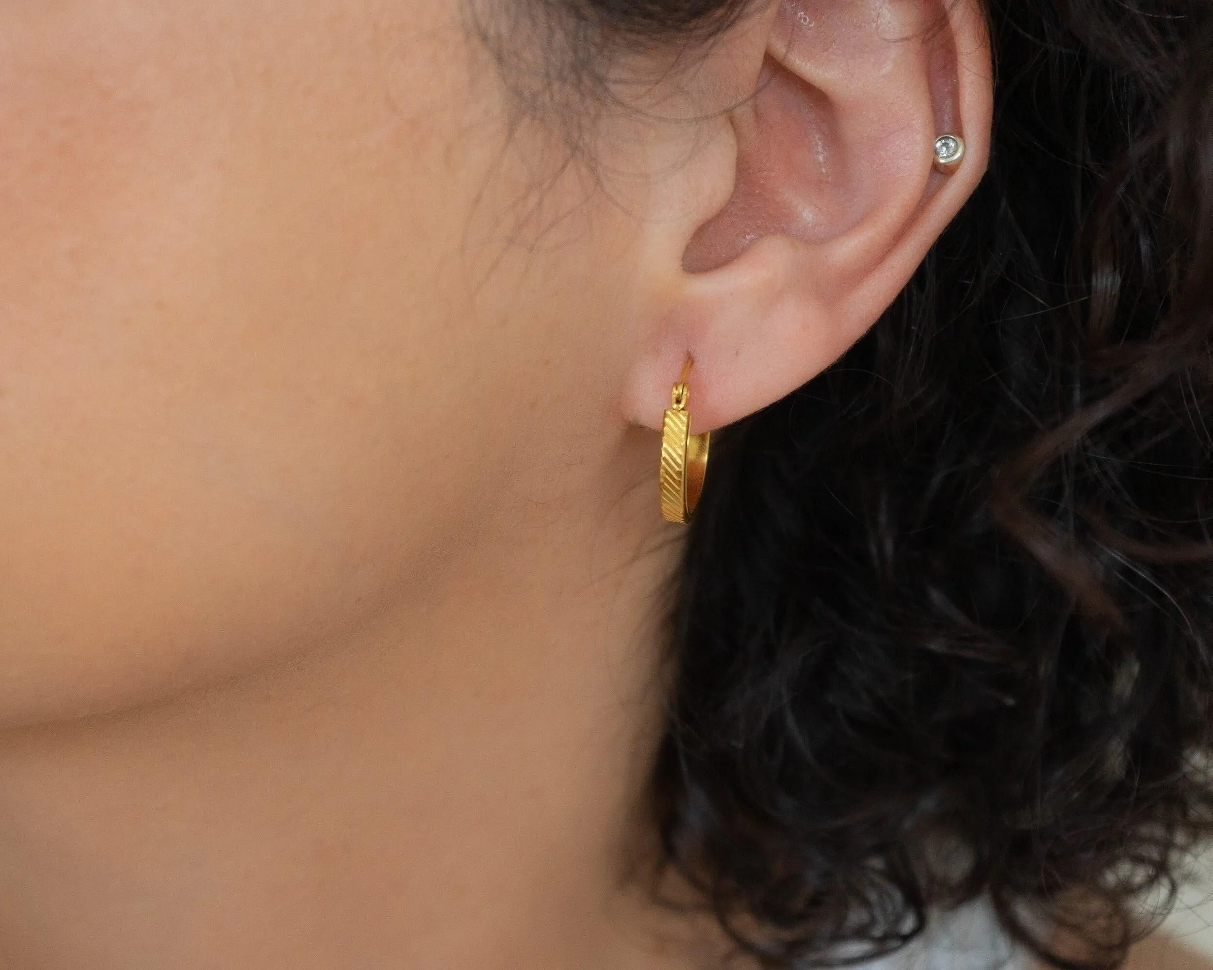 Classic Gold Medium Hoop Earrings with Stripes