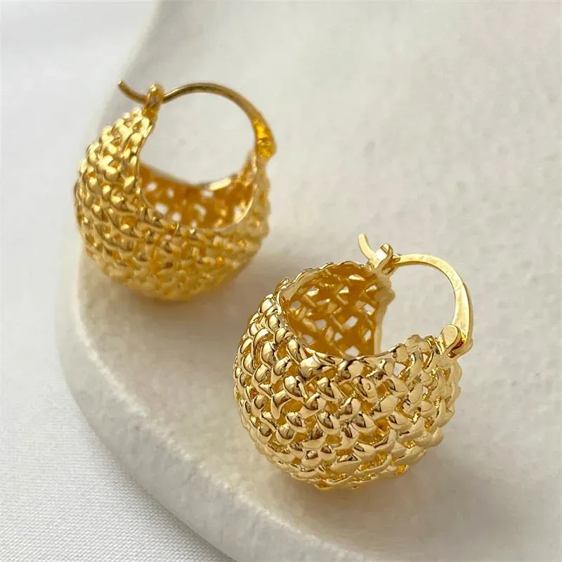 Design Gold Color Plated Braided Hollow Circle Ball Hoop Women Ear Buckles Wholesale Simple Earring