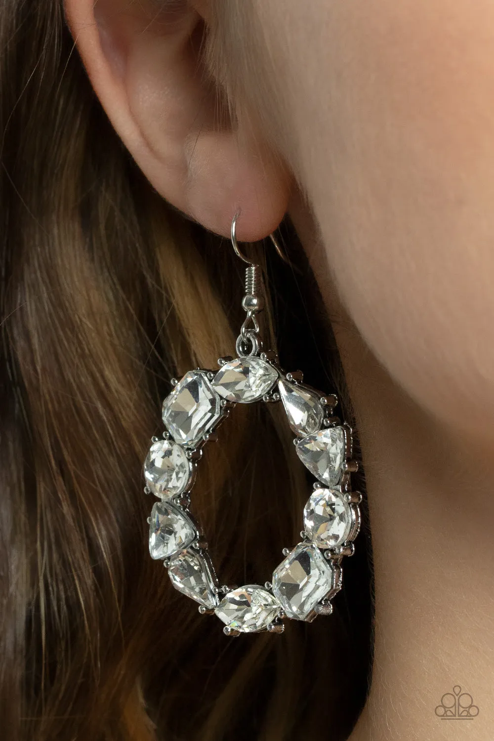 Earrings GLOWING in Circles - White Earring FINAL