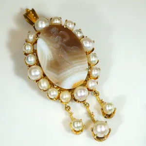 Elegant Agate Intaglio and Pearl Jewel in 18k