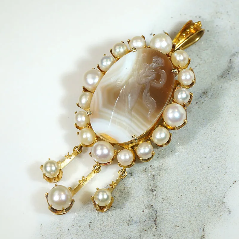 Elegant Agate Intaglio and Pearl Jewel in 18k