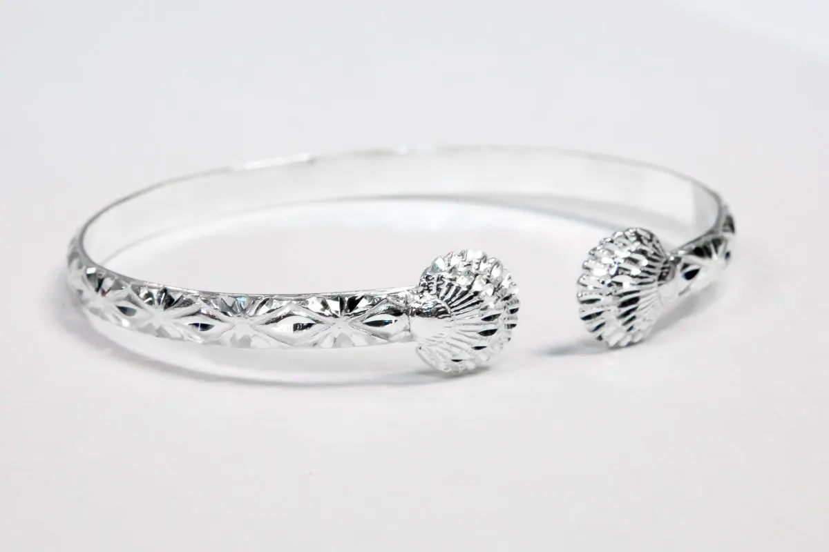 Flat Large Clam Head Bangle with Calypso Pattern