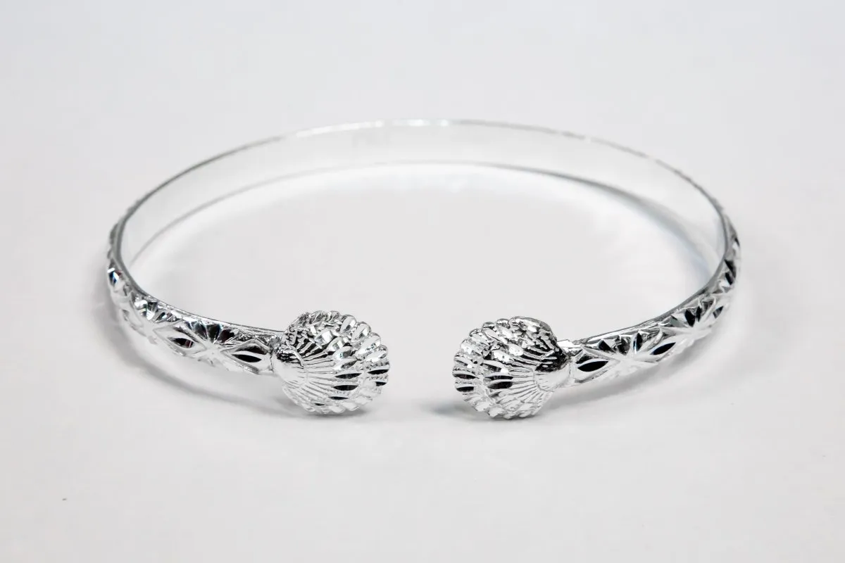 Flat Large Clam Head Bangle with Calypso Pattern