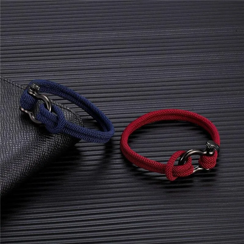 Gordi Dark Horseshoe Shackle Solid Rope Bracelet