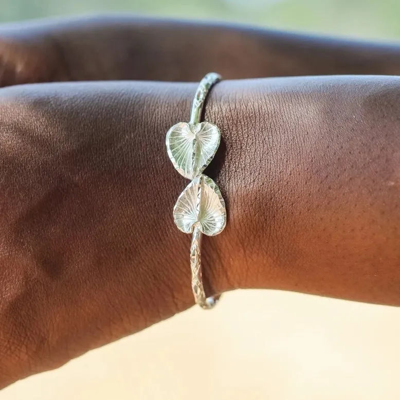 Light Anthurium Bangle with Diamante Pattern