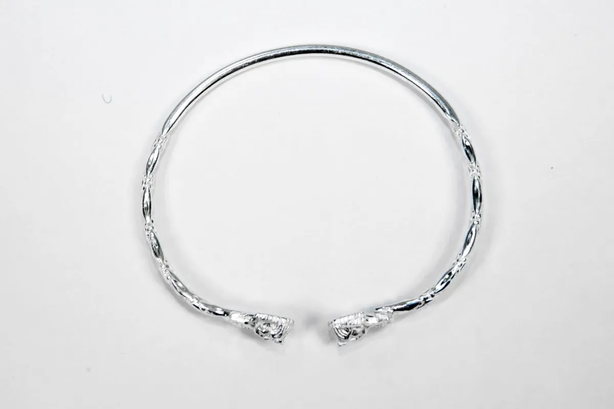 Light  Bangle with Sphinx Diamante Pattern