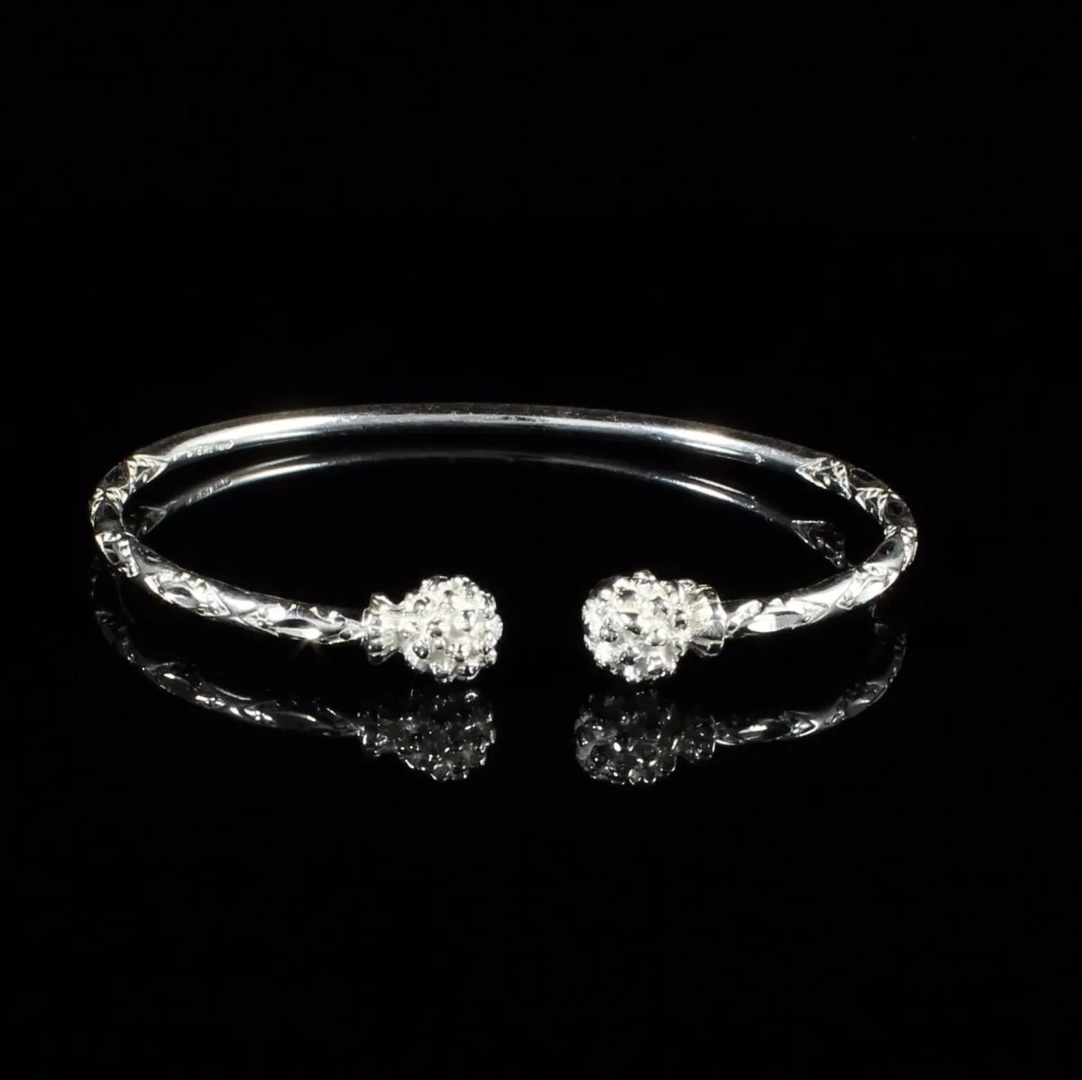 Light Bangle with Sugar Apple