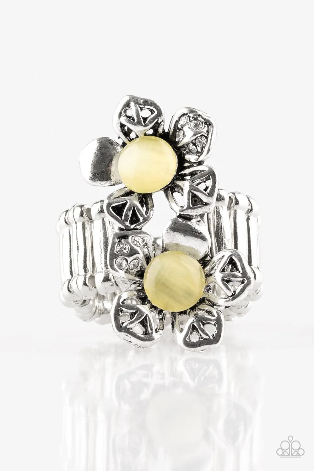 Paparazzi Ring ~ Magnolia Mansions - Yellow