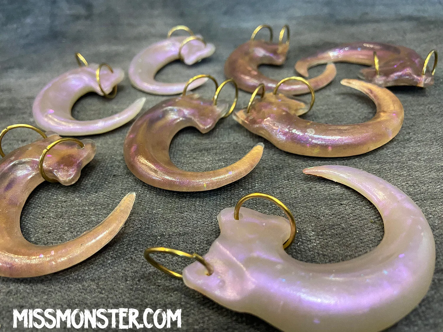 TRANSLUSCENT IRIDESCENT CLAW PENDANT