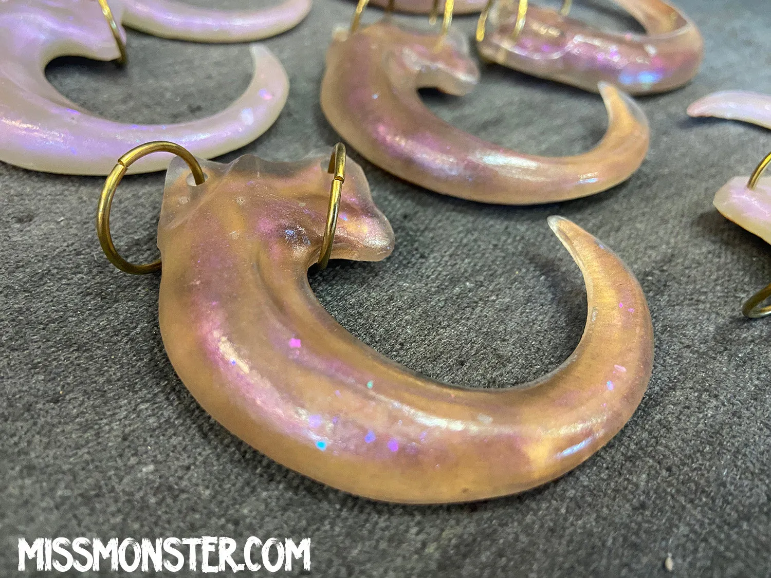 TRANSLUSCENT IRIDESCENT CLAW PENDANT